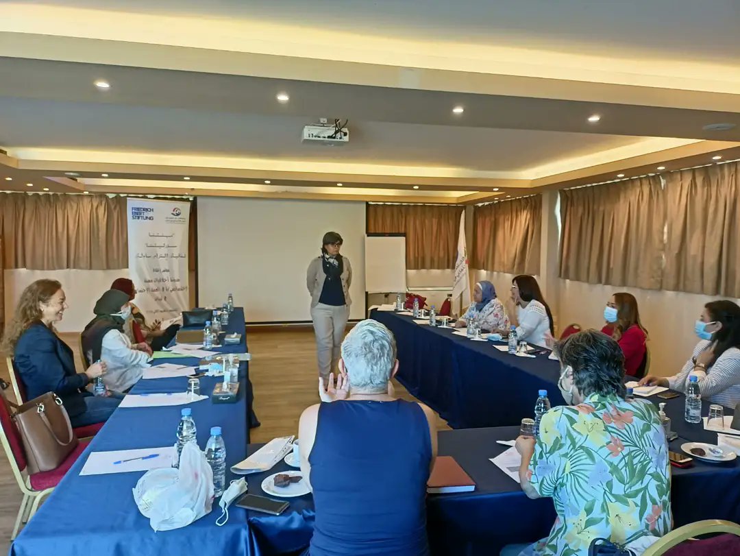 SWSL9's tweet photo. Happening Now!!

Review of the social workers syndicate strategy 

#frederichebertstiftung #socialworkerssyndicateinlebanon #SWSLB
#Strategy_2021_2025 https://t.co/be8cAIIlOr