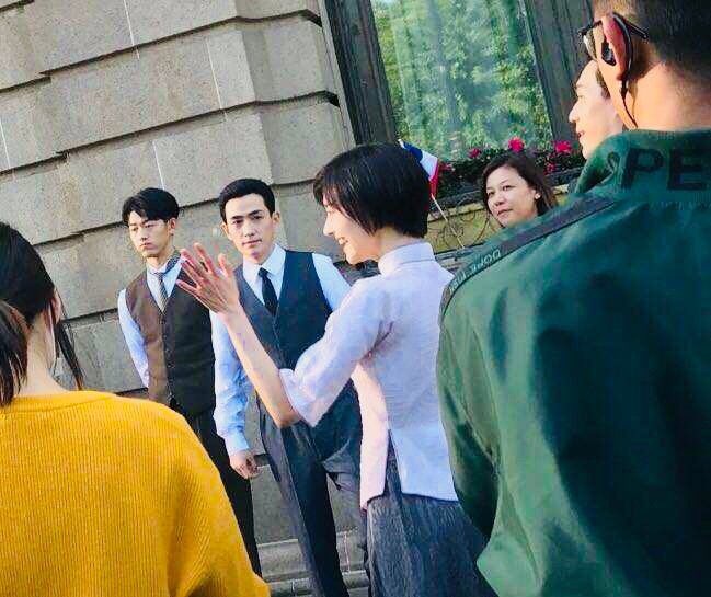 wenella_subs's tweet photo. Nov 6 Weibo: #ZhuYilong &amp; #BaiYu on the set of 1921 #朱一龍 #朱一龙 #白宇 © Weibo 那就叫修改昵称吧 https://t.co/Cw1uRd2UDO