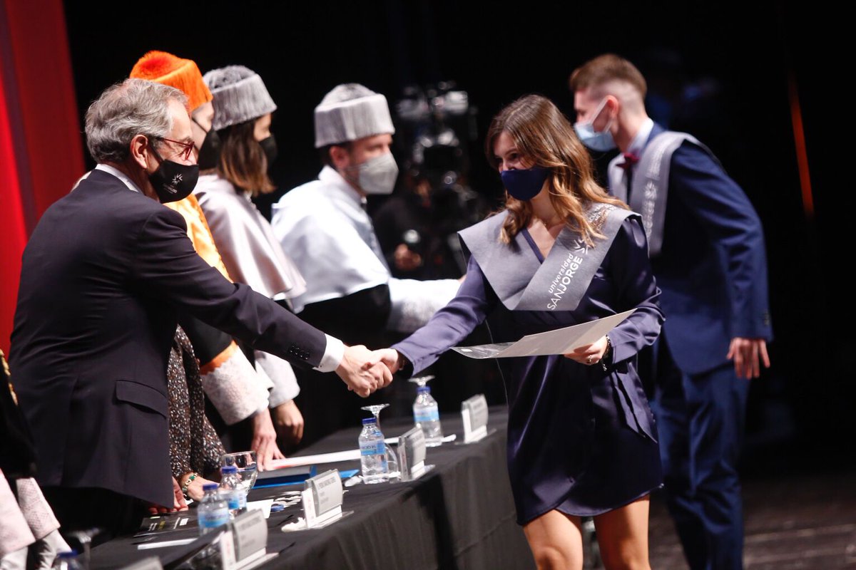 _usj_'s tweet photo. ¡Graduados, hoy es vuestro día! 👩‍🎓🧑‍🎓 Gracias por celebrarlo con nosotros ❤

#GraduaciónUSJ https://t.co/Rd8atRdewu