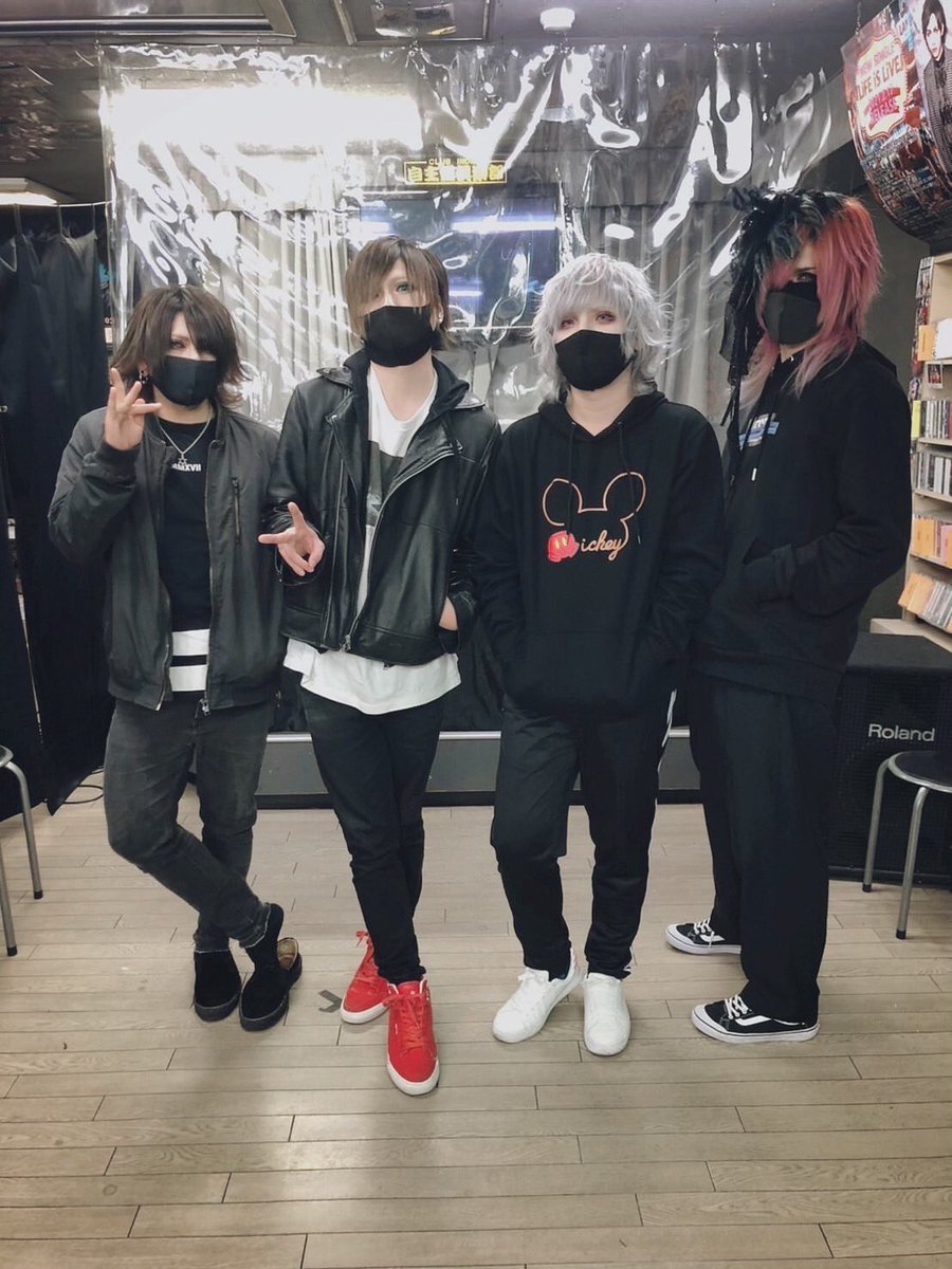 labaiser_info's tweet photo. †契約者達へ†

11月6日 自主盤倶楽部
「ラヴェーゼの歴史を振り返るトーク会」
ご来場の皆様ありがとうございました

次回は
11月16日(火) 池袋BlackHole
[GLENDIA presents
ラヴェーゼ 最終単独公演
「End of Abyss」]
です

ご来場をお待ちしております https://t.co/BuATh3NxrA