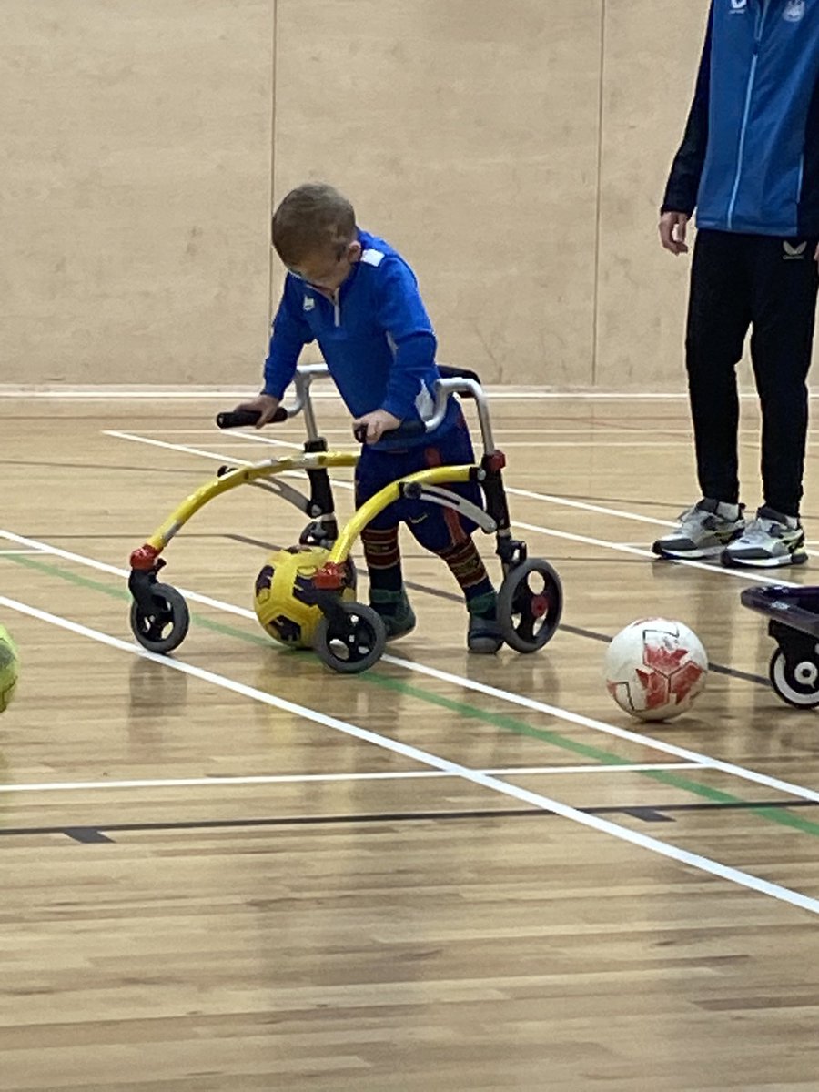 2ndoneout's tweet photo. Huge day for me as I finally got to watch my son play football, huge thanks to frame football Newcastle for making this possible. #superwill 🔴⚪️🔴⚪️ https://t.co/fmYY3TjSdq