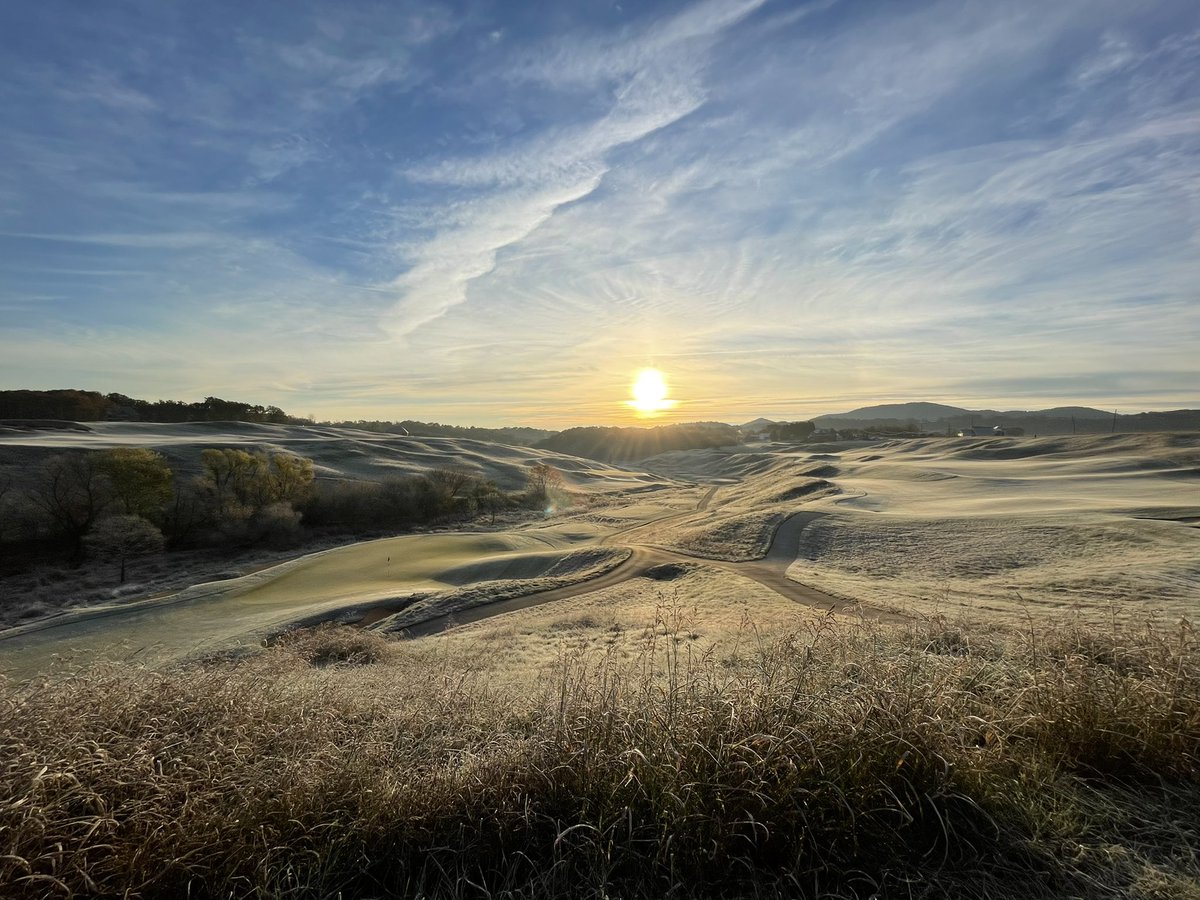 LeePrice_Turf's tweet photo. First frosty week of the year. Time to reflect on the previous year, start implementing improvements to the club, and prepare for the the next summer. https://t.co/T8iuwfsKBX