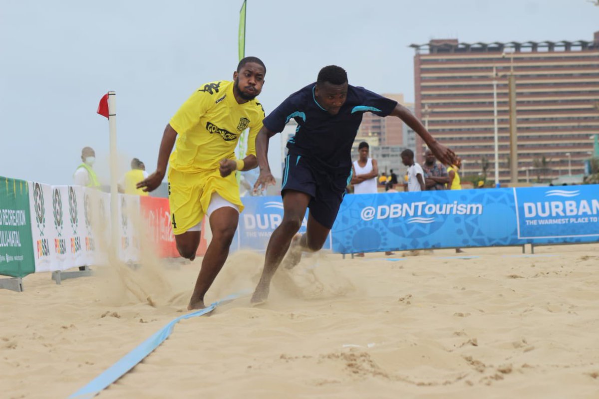 ProBeachSoccer1's tweet photo. Golden Chiefs Beach Soccer Club continue to search for their first victory after a close 3-2 defeat to Inter Natal Football Club. 

#woz’obona #Pbssa #kzn #beach https://t.co/8eiJpIPKs5