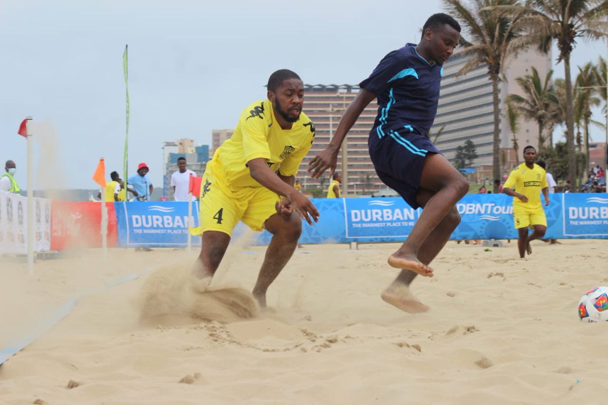 ProBeachSoccer1's tweet photo. Golden Chiefs Beach Soccer Club continue to search for their first victory after a close 3-2 defeat to Inter Natal Football Club. 

#woz’obona #Pbssa #kzn #beach https://t.co/8eiJpIPKs5