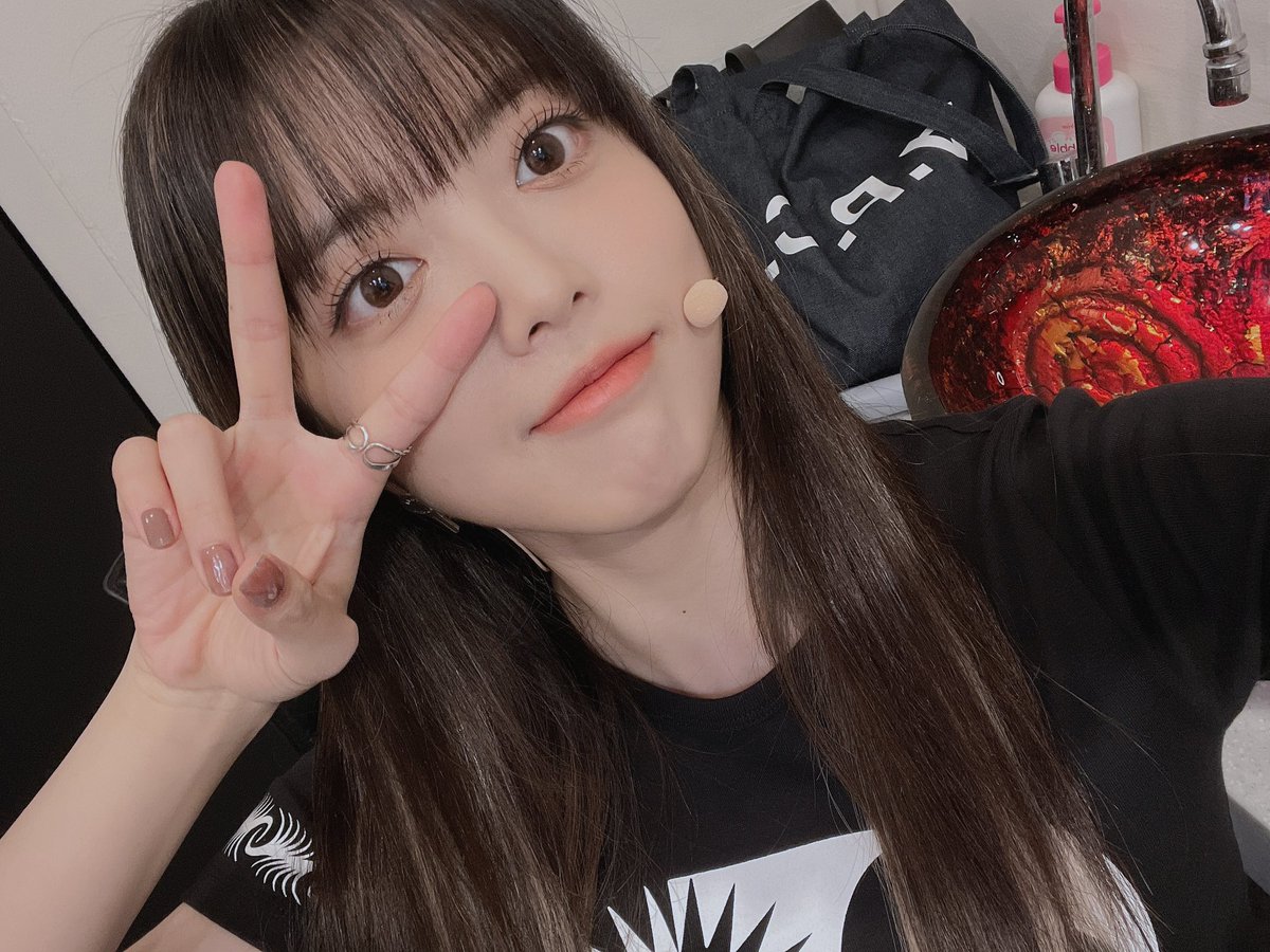 WekiMeki's tweet image. 케이커뮤니티 잘 봤는가 키링들😊
나는 키링들 보고싶다아😭

#☁️ #지수연