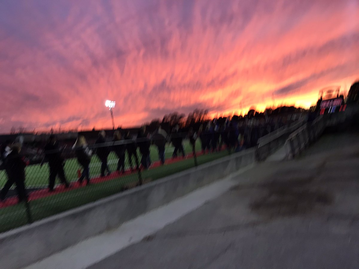 BiscuitsGA's tweet photo. Last nightβs sunset over Warren P. Sewell Field in Bowdon. #Bowdon #CarrollCounty #sunset #thesouth #highschoolfootball #bowdongeorgia #bowdonreddevils #seniornight https://t.co/BPkjOgXwXf