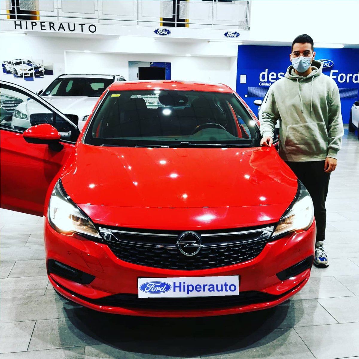 hiperautocoria's tweet photo. ¡Ya estamos a tope con algunas de las entregas del #SalonMotor2021! 🚗🚙

¡Enhorabuena a tod@s y gracias por elegirnos! 🤗😉

#Hiperauto #Coria #Pilas #Sevilla #Coches #Automoción #AutoOcasión #Motor #Seminuevos https://t.co/x4WSAu8q1J