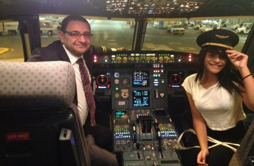 opovo's tweet photo. 'Te amo para todo sempre”, declara filha de piloto que estava no avião com Marília Mendonça https://t.co/Vm2NHKeb0U