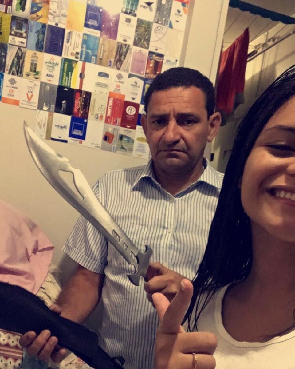 opovo's tweet photo. 'Te amo para todo sempre”, declara filha de piloto que estava no avião com Marília Mendonça https://t.co/Vm2NHKeb0U