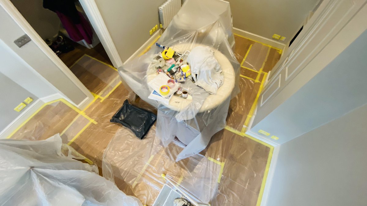 BespokeDecorUK's tweet photo. Change of colour from Slate 5 to Slate III All prepared masking and ready for painting. It’s all going t be #SlateIII @paint_library #bespokedecorukltd #paintlibrary #londonpainter @tesaUK_tape https://t.co/pXcmb9LF4G