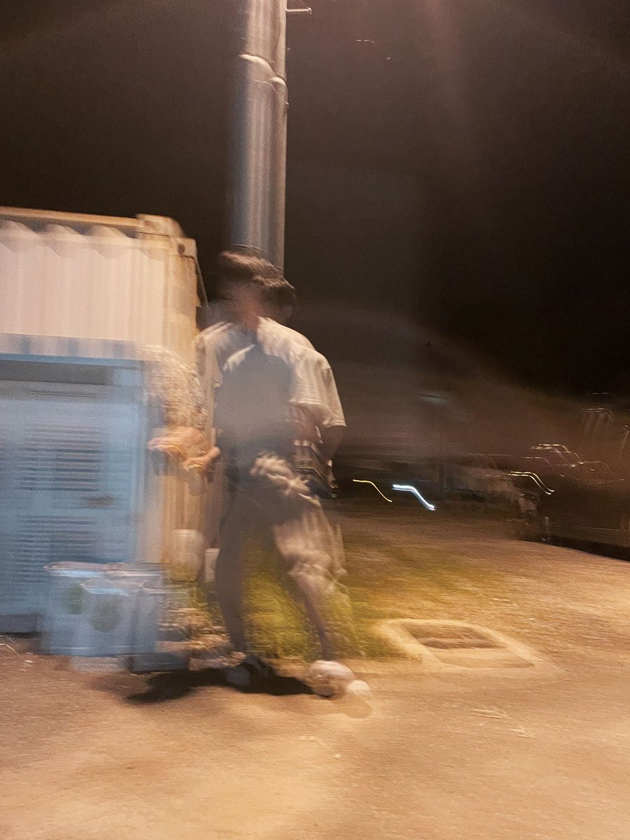 My_Hypen's tweet image. ใครไม่รู้จักต้องรีบทำความรู้จักได้แล้วนะพี่ฮีซึง01ไลน์เอนไฮเพน ภาพมันเบลอแต่ความหล่อนั้นชัดเจน ฟีลดีเทสดีหนุ่มโคเรียตัวสูงคนนี้😭🖤🖤🤟🏻