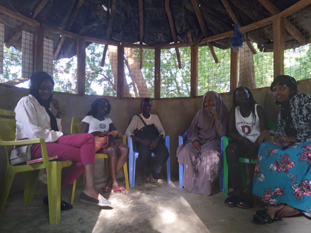 girlpowerteam33's tweet photo. Girl power team find a solution to girls problems,the team will be visiting 10 primary schools in kakuma refugee camp and kalobeyei settlement next week to distribute sanitary products to keep girls in schools. #pad for happiness https://t.co/XEBXwqIW3E