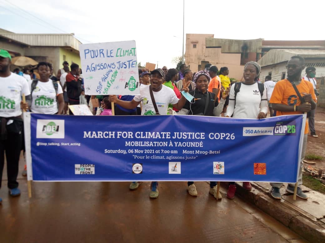 ForCfe's tweet photo. Participation de @ForCfe à la marche pour la #ClimateJustice
#EndClimateImperialism
#stopPromesses
#ActionNow pour le #ClimateCrisis https://t.co/2tf0C73wln