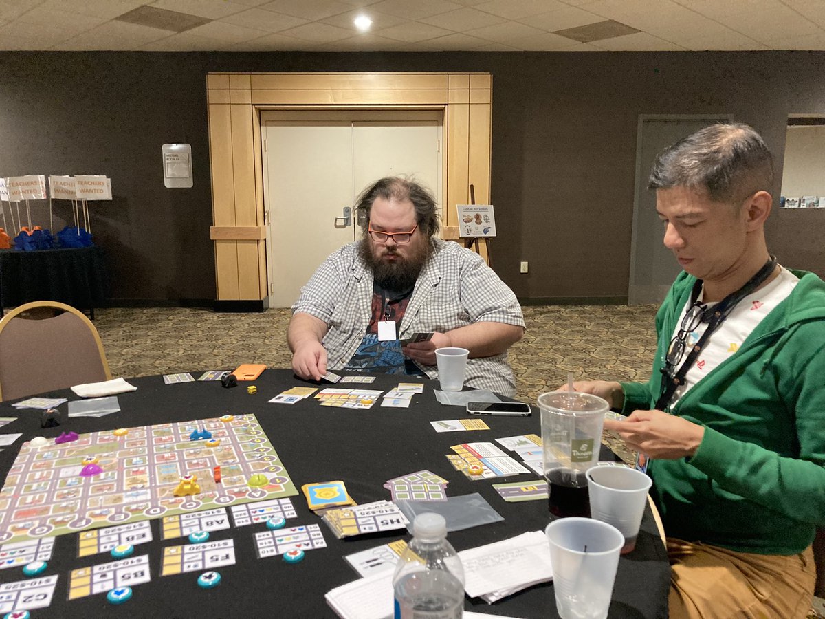TokenGaymer's tweet photo. Always nice to get in-person playtests of Curbside! #taxigame #pickupdeliver #programableaction #routebuilding #games #gaymer #tabletopgames #gamedesigner #tabletopgamedesign #playtesting #cusecon https://t.co/83FHELhHQs