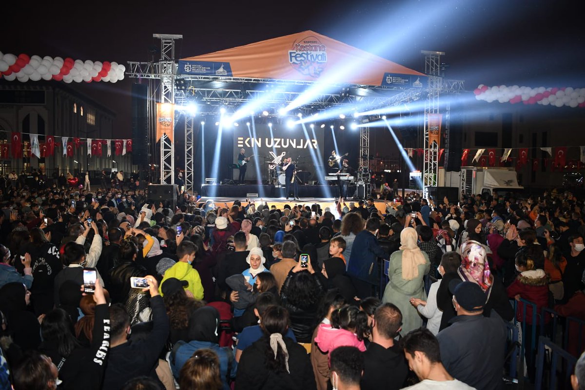 Kartepe Belediyesi'nin düzenlediği Kartepe Kestane Festivali'ndeyiz.
<a href="/avmkocaman/">Av. M. Mustafa Kocaman</a> <a href="/AKParti_kartepe/">AK Parti Kartepe İlçe Başkanlığı</a> <a href="/sdk_ylmz/">Sadık Yılmaz</a>