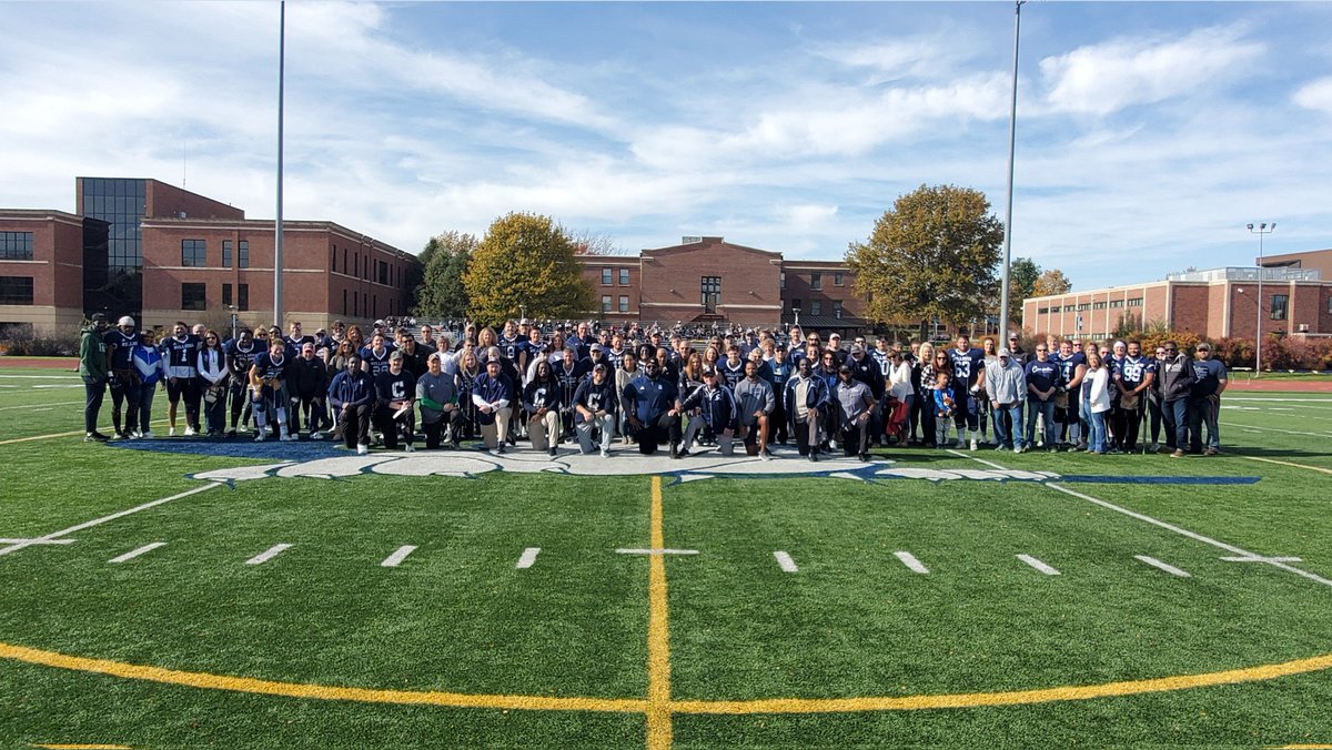 cunebulldogs's tweet photo. Great day to celebrate the @CUNEFootball seniors!
π #RTB π | #skodawgs πΆ https://t.co/OqtB8D83xe