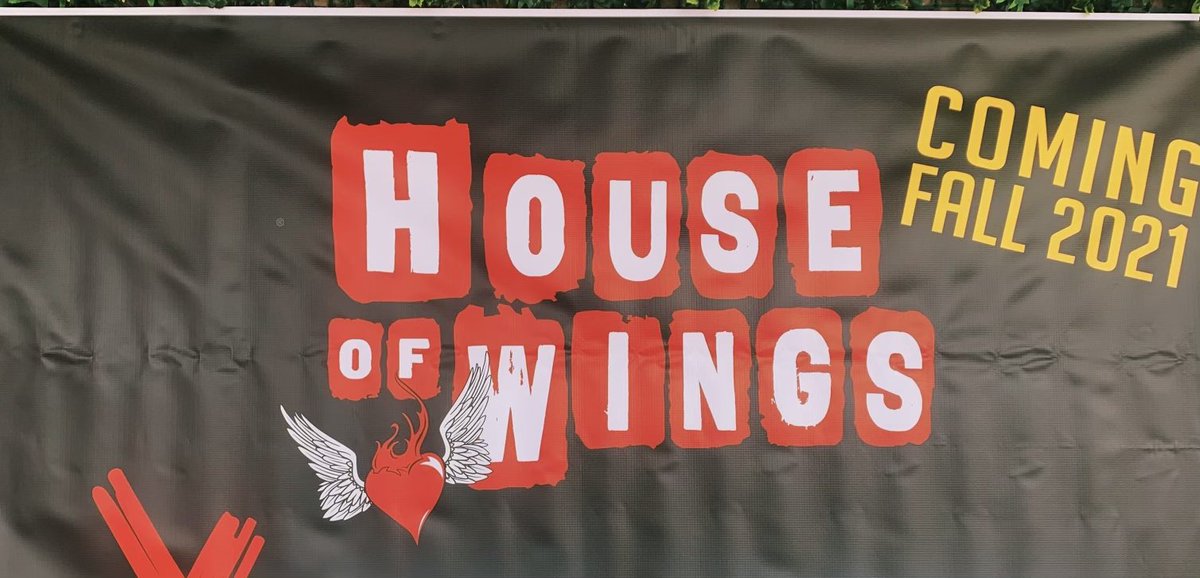 ChattersLife's tweet image. #wings #burgers &amp;amp; pretty freaking amazing #pizza &amp;amp; #sushi.  #SaturdayMorning #SaturdayVibes #oagaag #Foodie #patiodinning #chatterslife in the ❤️ of all #sportfans located in beautiful ample parking 🦍 district 🤗
