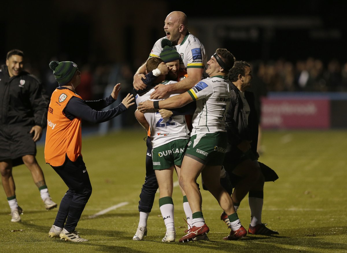 🤯 26 points down. 14 men. 19 minutes left on the clock.

Never write us off. 💚

#SARvLIR