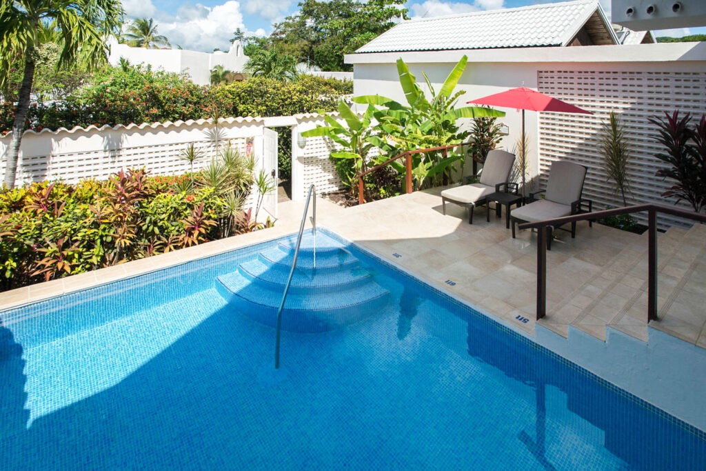 The Caribbean is full of resorts waiting to make that bed-to-private-pool dream a reality. From St. Lucia to St. Barts, here are 12 amazing rooms in the Caribbean with private plunge pools.

l8r.it/ZhlH