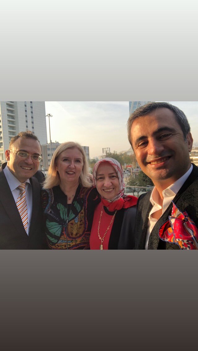 GÜNERİ AVUKATLIK BÜROSUNUN AÇILIŞINA DAVETLİ İDİK... 
Değerli insanlar Sayın Zeynep Güneri, Sayın Tayyar Güneri ve Oğulları Utku Güneri’ye yeni ofislerinin hayırlı uğurlu olmasını diliyorum...