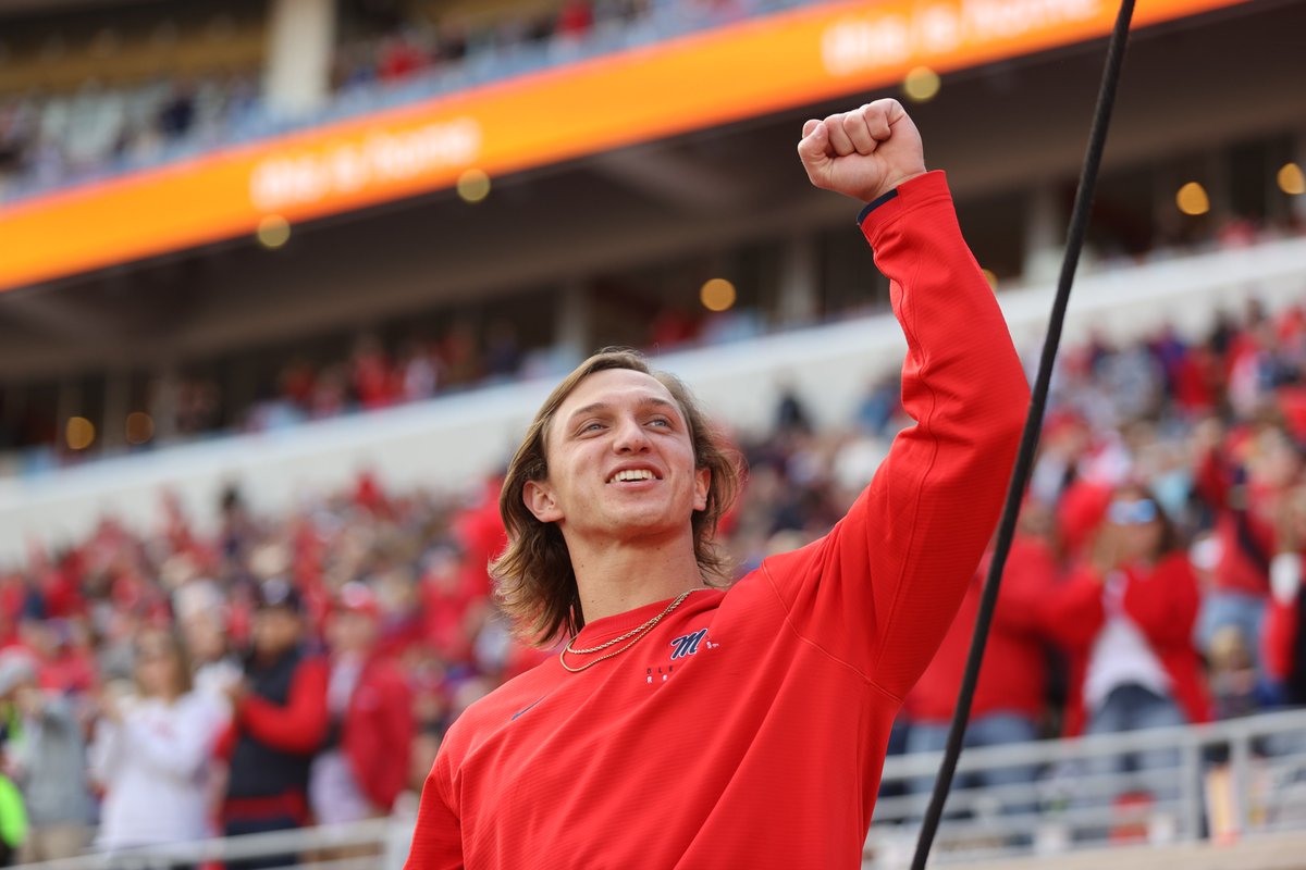 OleMissBSB's tweet photo. #DougDay in The Vaught! https://t.co/45JW3cldoT