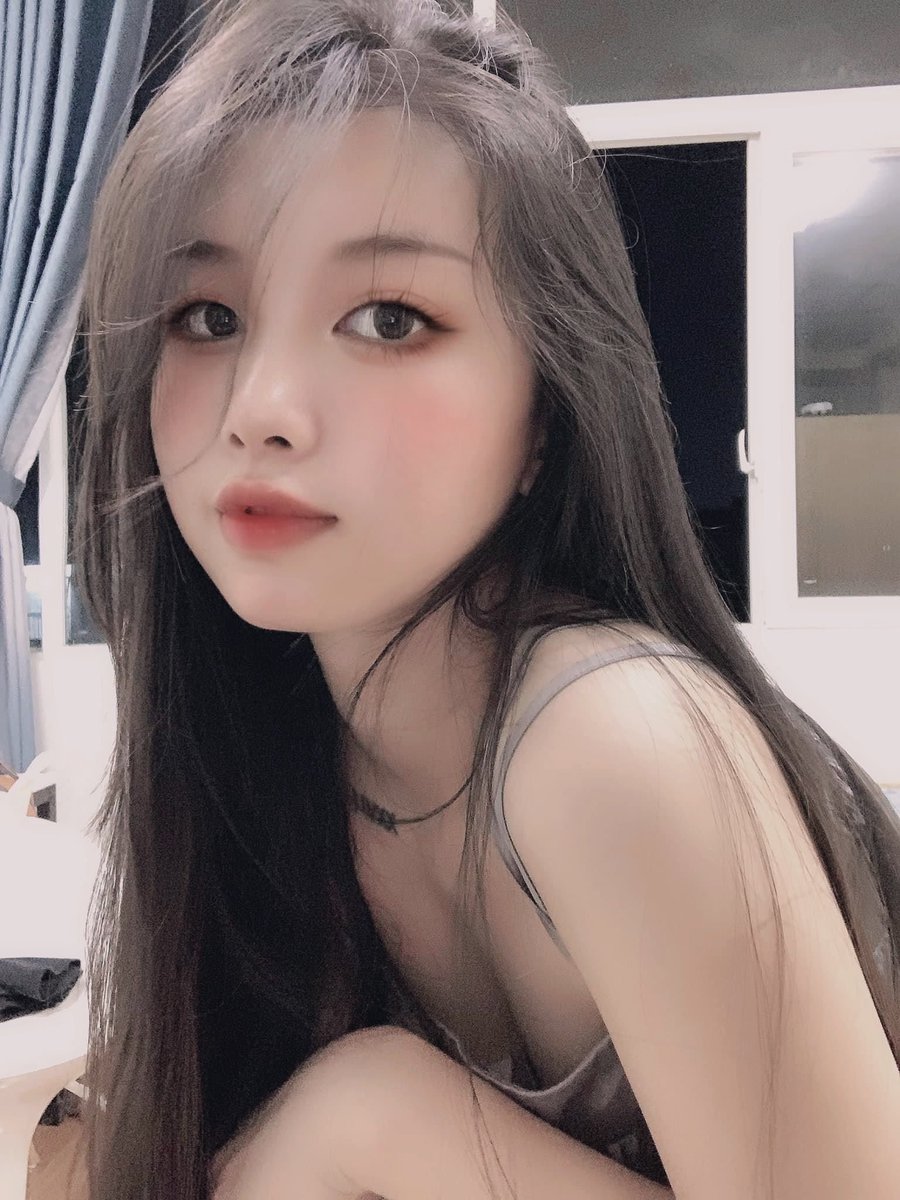 和小哥哥们在酒吧看完比赛刚回家🤨，EDG是真的牛逼🤨 #反差婊 #母狗 #骚货 #露出 https://t.co/l1gC1fYjiW
