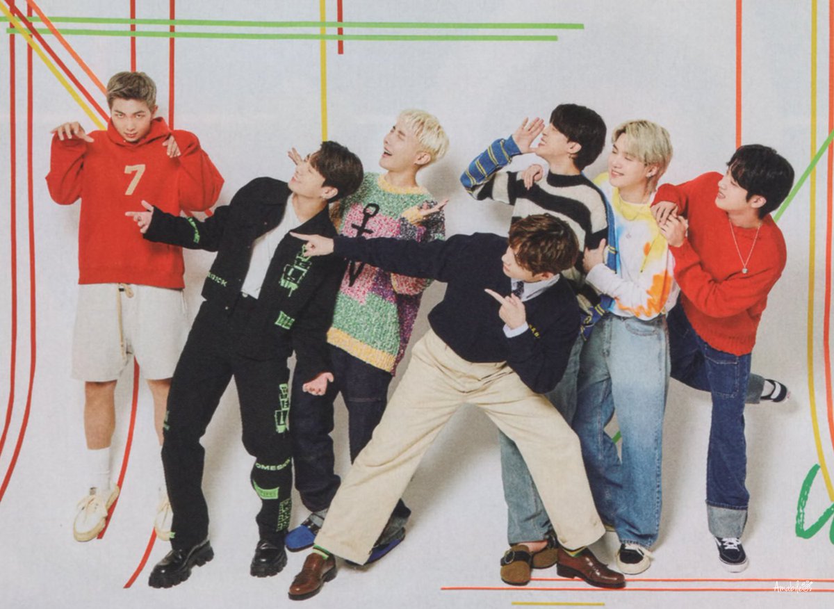 BTSquadInfo's tweet photo. [INFO]📰

¡Imágenes de BTS en la revista oficial del Fancafe Japonés!

©amabile_suga | @BTS_twt #BTSARMY https://t.co/o1lUPWhW3a