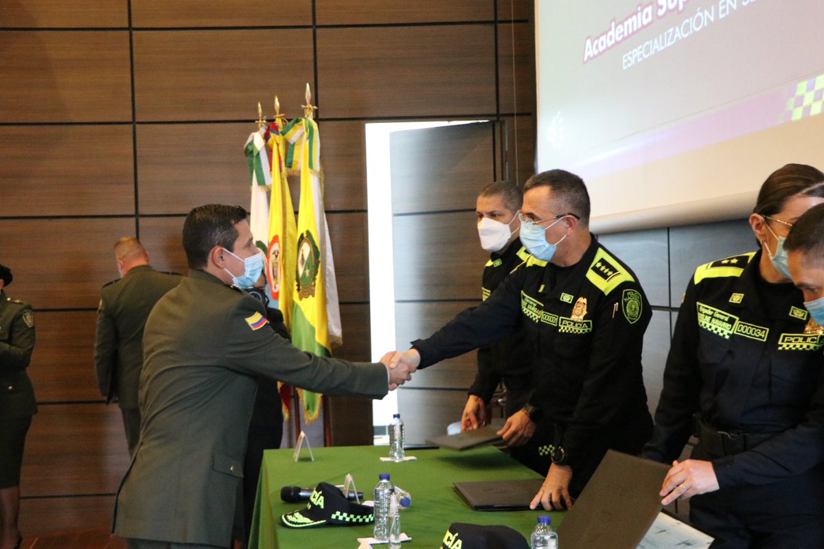 Escuela de Cadetes de Policía General Santander tweet media