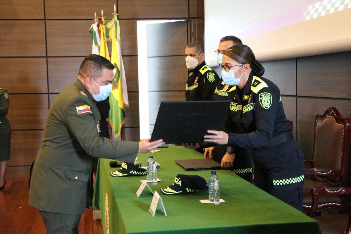 Escuela de Cadetes de Policía General Santander tweet media