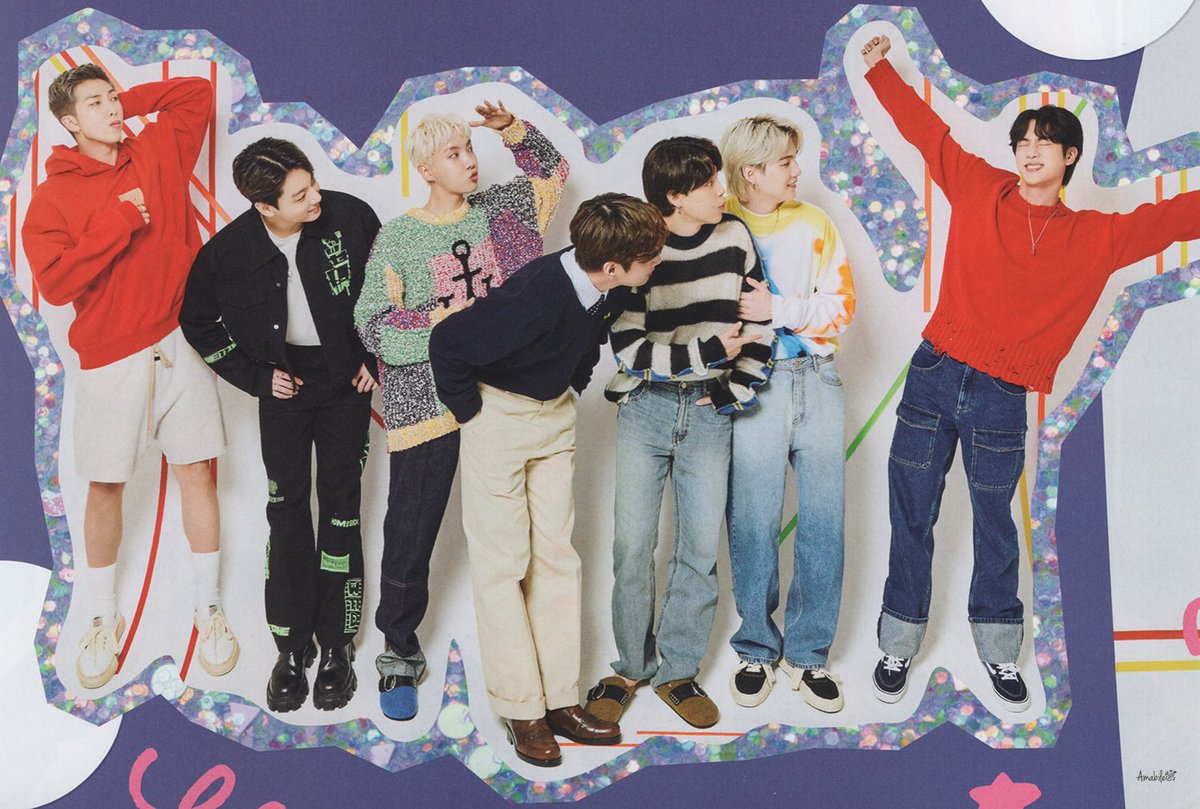BTSquadInfo's tweet photo. [INFO]📰

¡Imágenes de BTS en la revista oficial del Fancafe Japonés!

©amabile_suga | @BTS_twt #BTSARMY https://t.co/o1lUPWhW3a