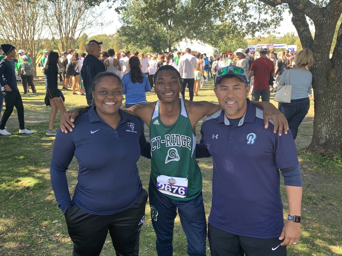 Very proud of this young man!!! Devon Simmons represented @CypressRidgeHS very well and had a tremendous season!  To top it off, he got a new PERSONAL RECORD at THE STATE MEET!!! @CyRidge_SportsM @mobsquadmedia @CFISDAthletics
