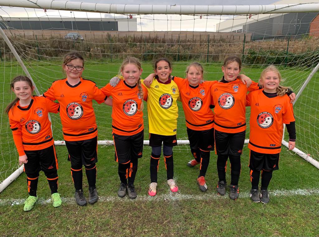 NEW KIT

The under 10 girls looking very smart in their brand new kit. Massive thank you to Danny Redshaw at <a href="/5_starsports/">Five Star Sports</a> for kindly sponsoring the girls.