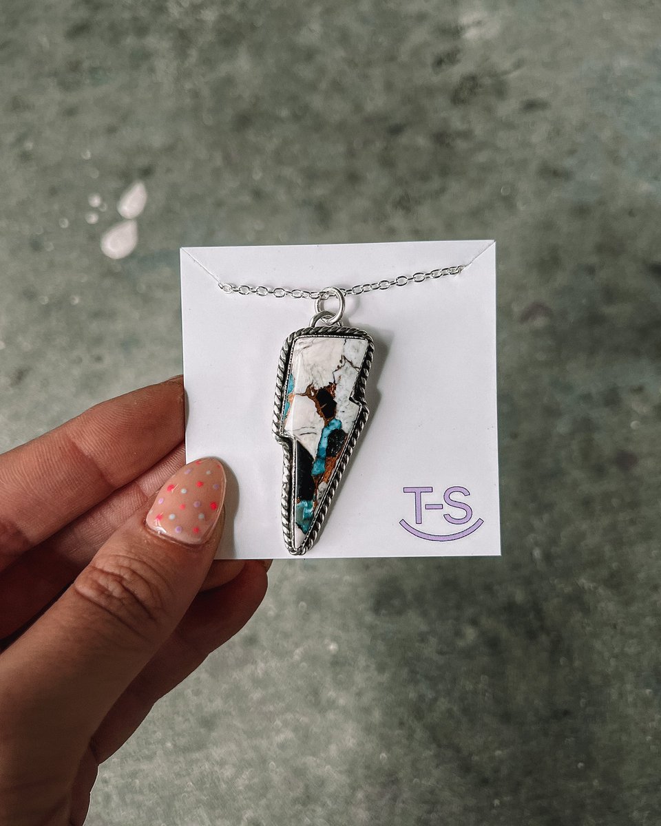 RockinTBarS's tweet photo. Another custom lightning bolt pendant headed to its new home⚡️ // customs are open for January ship dates! https://t.co/bl4PM6r71L