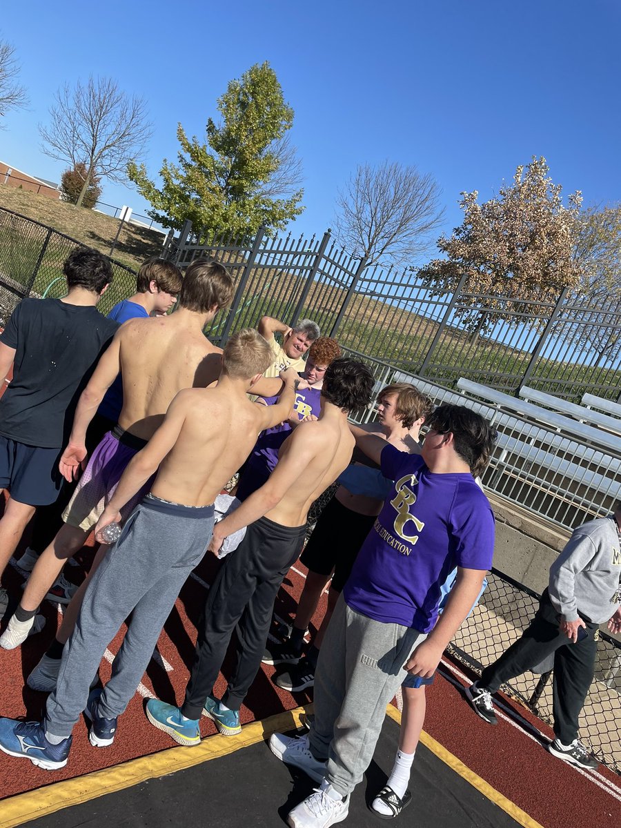 CadetsWrestling's tweet photo. Guys finished up the week w/ a Rambo Run! Great 1st week of practices! #blackopswrestling #formygod #formybrother https://t.co/GZEUW32t1j