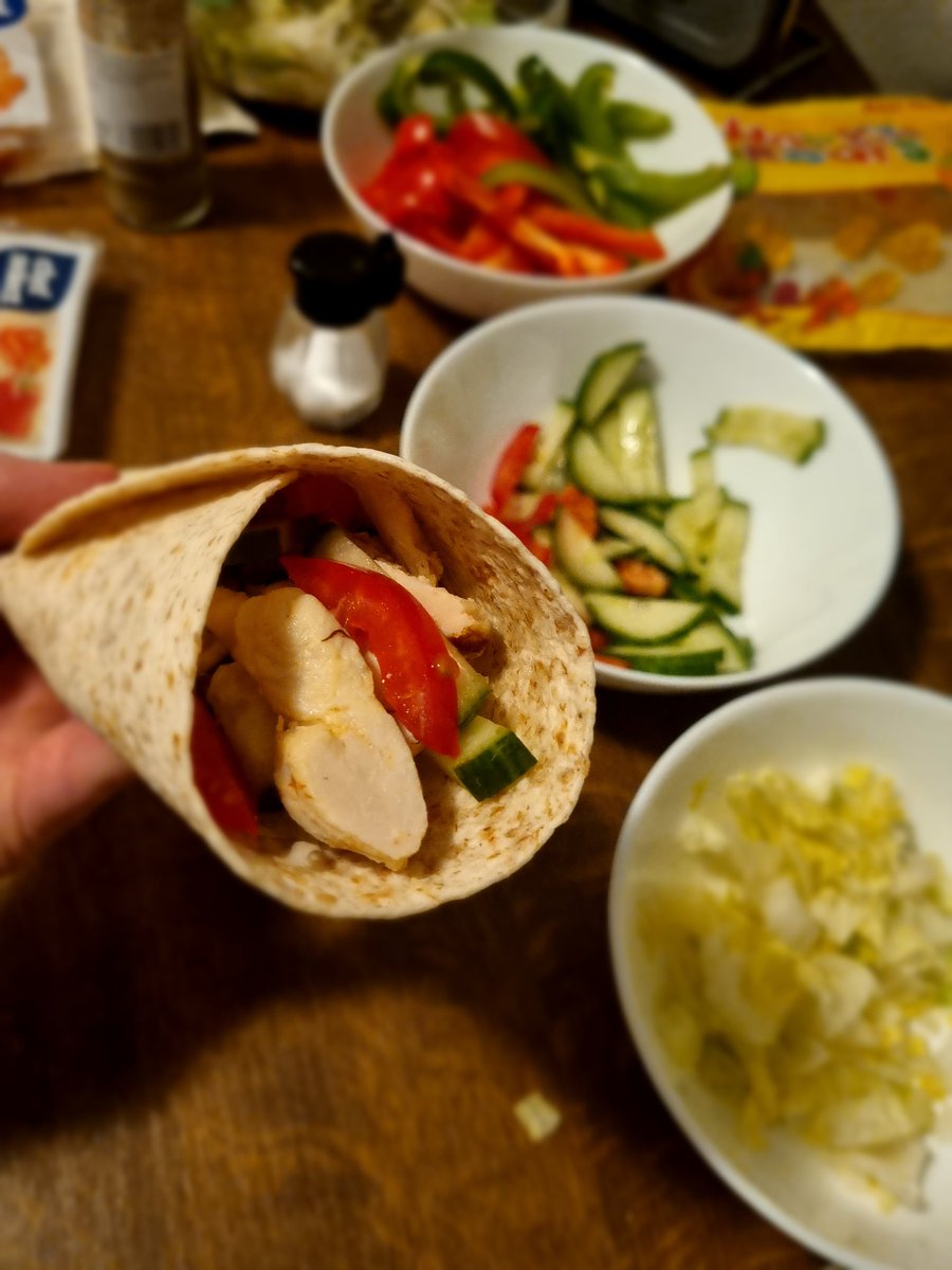 Vor den stream schön was snacken!!! 
(20:00 Uhr Stream)
#TwitchStreamers #twitchstreaming #gaming #streaming #ForzaHorizon5 #twitch #gamer