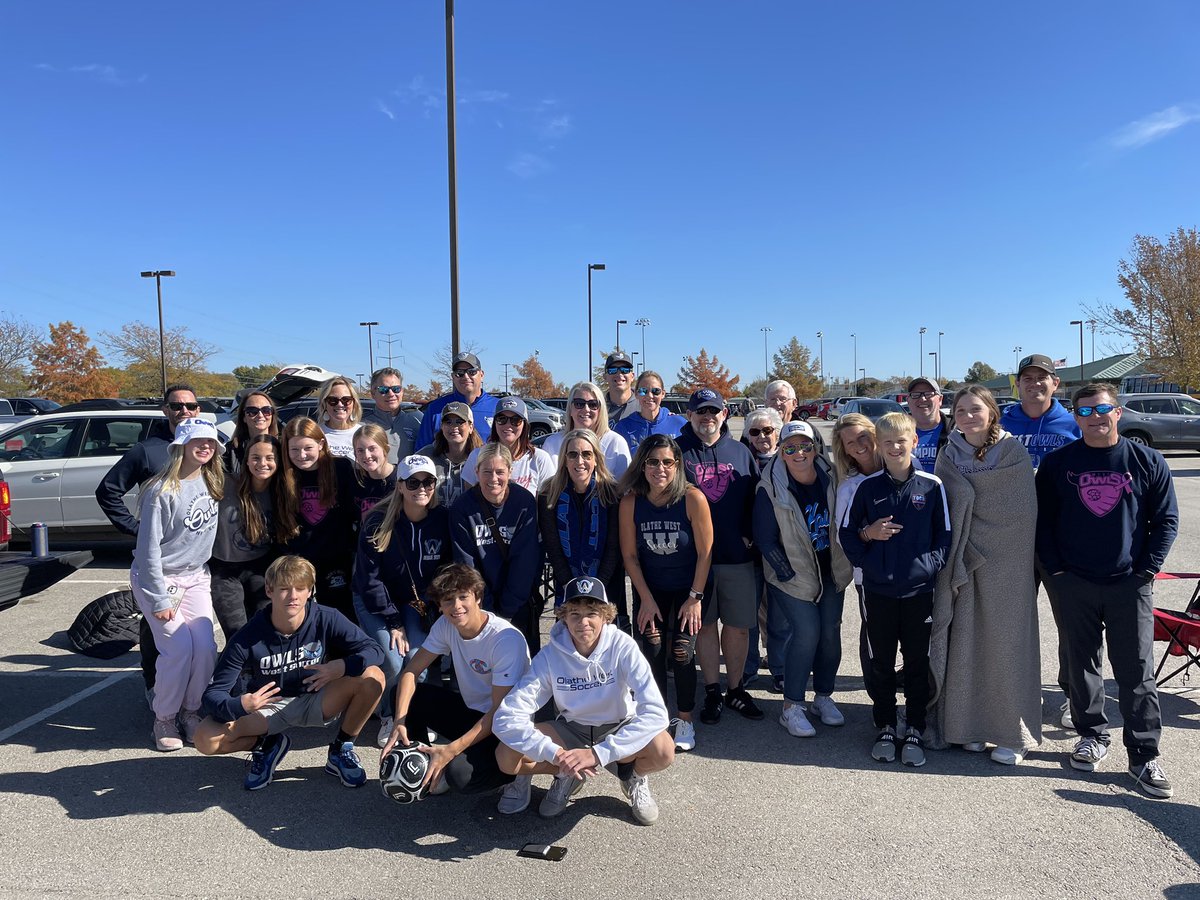 braigebailey's tweet photo. @coachbriang @MattTrumpp @TheOWLSfamily @KSHSAA Owl family is here and ready to cheer on our OW boys. https://t.co/wrpkrhkuJZ