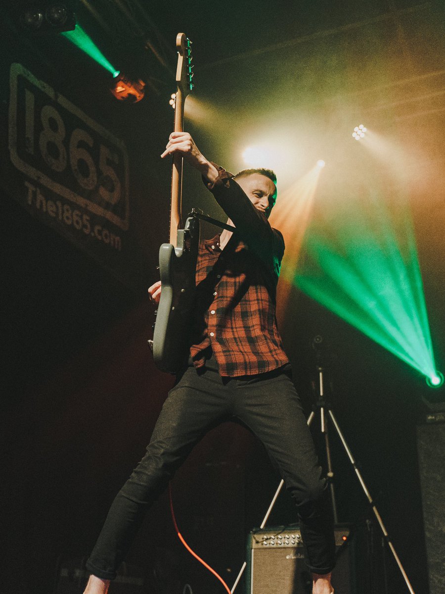 BRAVELIAISON's tweet image. Southampton, we're back and tonight we’ll be tearing up Heartbreakers with our dear friends @SarpaSalpaMusic, The Motive and @caravanclubb.🔥

There’s less than 10 tickets left on the door for tonight so be fast and grab yours now before it sells out. Doors 7pm.🕺🏻

📸 @SamJLance