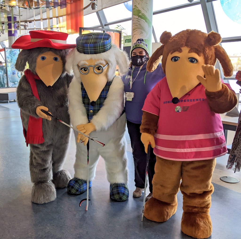 <a href="/womblesofficial/">The Wombles</a> <a href="/COP26/">COP26</a> Great to meet <a href="/womblesofficial/">The Wombles</a> on my volunteer shift at #COP26 today!

#CheersVolunteers