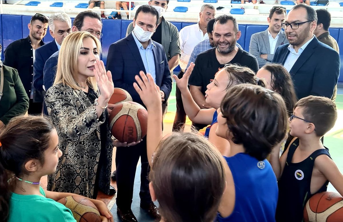 yeldagokcan's tweet photo. 📌Önümüzdeki günlerde açılışı yapılacak olan Fethiye Gençlik Merkezi'ni ziyaret ederek çalışmaların son durumu hakkında bilgi aldık. 

📌Kapalı spor salonunda basketbol antrenmanı yapan geleceğimiz sporcu çocuklarımızla bir araya geldik. https://t.co/no0LvADHSM