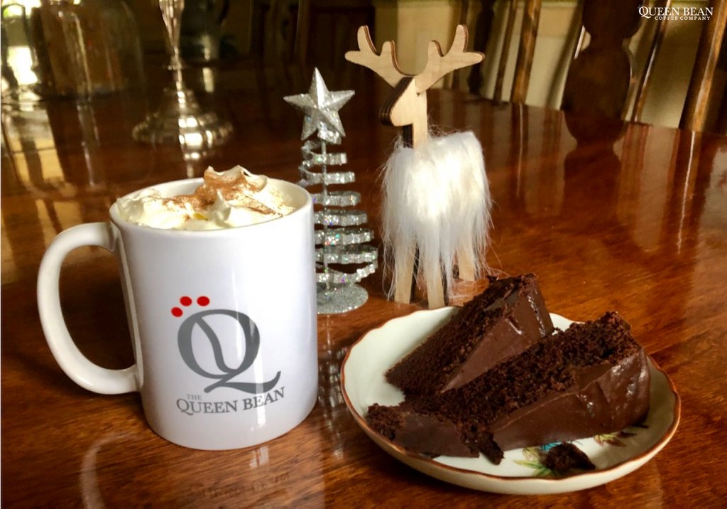 QueenBeanCoffee's tweet photo. Treat time! Rich, smooth Belgian chocolate #decaf #coffee and some chocolate whisky cake. #LifeIsGoood. 15% off your first order with code FT15: https://t.co/WwiAl4ga55
#TheQueenBean
#CoffeeTime https://t.co/vTmENHs2cT