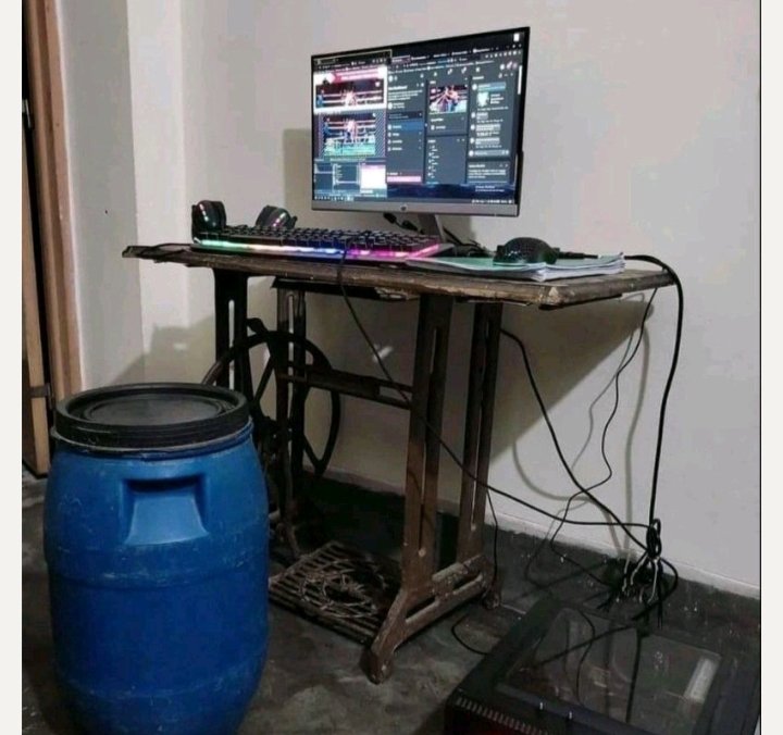 No matter how your workspace looks just start. 
#100DaysOfCode #CodeNewbie