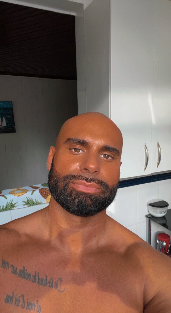 GoryMamad1's tweet photo. Si booba et kaaris avaient un fils 😂 https://t.co/IKTfwdXRDi