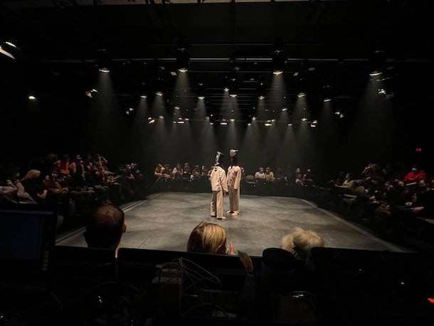Bibleurbaine's tweet photo. [Critique danse ⭐⭐⭐ 1/2] «whip», une audacieuse performance de @RalphEscamillan au @mtlartsinter: un spectacle qui frappe de plein fouet! 👏 https://t.co/0EDlgrYKBI #danse #fakeknot #whip https://t.co/zJ6o2ngHoz