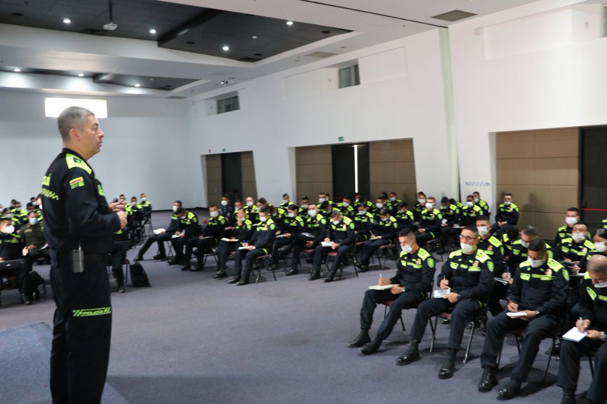 Escuela de Cadetes de Policía General Santander tweet media
