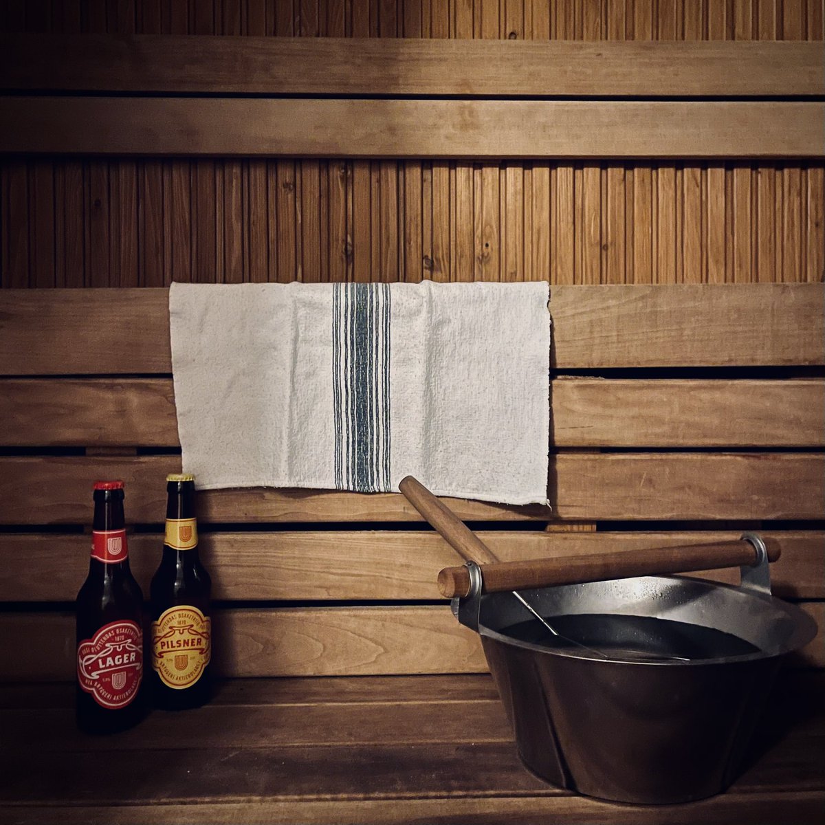 UusiOluttehdas's tweet photo. Odotukset vs. todellisuus 😁🙈

#uusioluttehdas #turku #olut #öl #beer #panimo #pienpanimo #craftbeer #lager #pilsner #unohtumatontarina #yrittäminen #yrittäjyys #pienyritys #expectationsvsreality #sauna #lauantaisauna #expectations #viikonloppu #lelut #lapsiperhe #lapsiperhearki https://t.co/CKf68QTHvo
