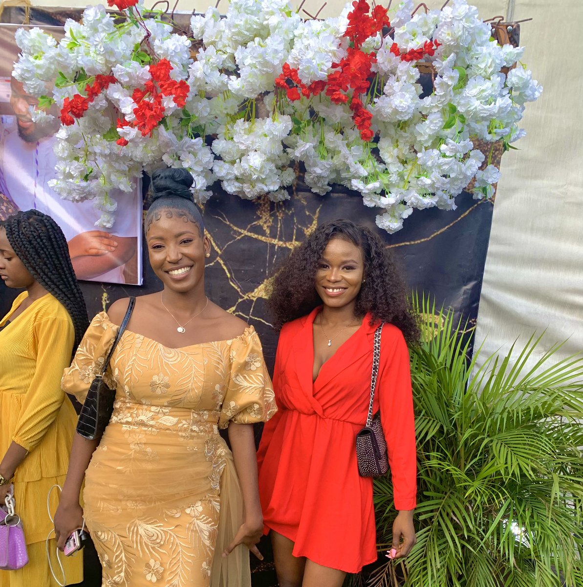 Legal_hotkake's tweet photo. Out of desperation to make friends in PH, I attended a wedding uninvited but I was too shy to make friends 🥺, the free food was worth it tho 😂.

If you're based in Portharcourt, send a Dm let's connect 😎🤝.

#phconnect Mr bayo #MUNMCI Taaoma https://t.co/Gd3D2fr1Mu