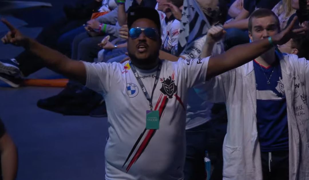 Sawnwn's tweet photo. @CarlosR @G2esports Did you hire this guy? https://t.co/LPyh3v1jWF