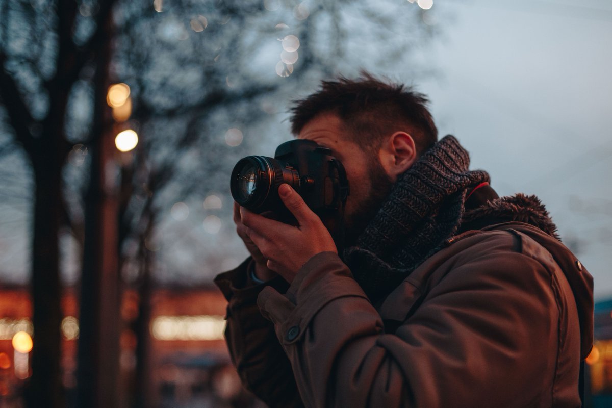 magix_DE's tweet image. Ihr wollt eure #Filme noch professioneller schneiden? In unserem #Onlinekurs 'Filmproduktion mit #VideoProX (Aufbau)' lernt ihr den L- und J- Schnitt, Überblendungen sowie den Umgang mit dem Titeleditor. Vertieft eurer Wissen und meldet euch noch heute an! bit.ly/3GNsZRn