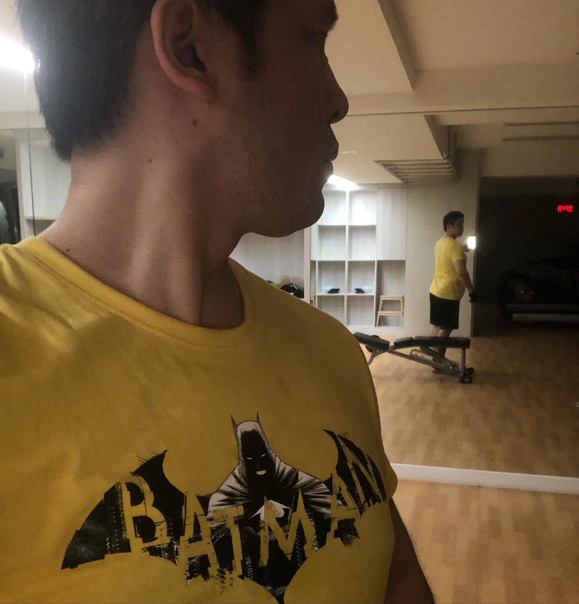 thetimzster's tweet photo. Mostly chilled and rested this Saturday and took a break from online stuff, but ended the night w/ some training. Definitely #EatSleepTrainRepeat βπ»πͺπ»π¦
#WeekendWarrior #TrainingKnight #SaturdayTraining #Training #Gym #TrainingToBeBatman #BatmanShirt #Batman #TheBatman https://t.co/q88f8uLhev