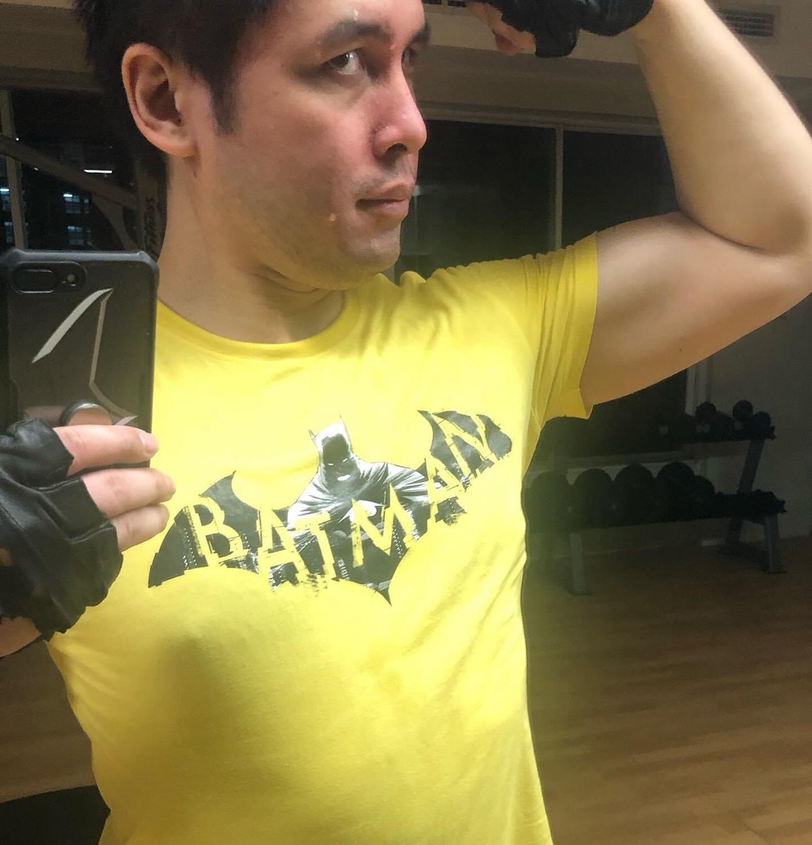 thetimzster's tweet photo. Mostly chilled and rested this Saturday and took a break from online stuff, but ended the night w/ some training. Definitely #EatSleepTrainRepeat βπ»πͺπ»π¦
#WeekendWarrior #TrainingKnight #SaturdayTraining #Training #Gym #TrainingToBeBatman #BatmanShirt #Batman #TheBatman https://t.co/q88f8uLhev